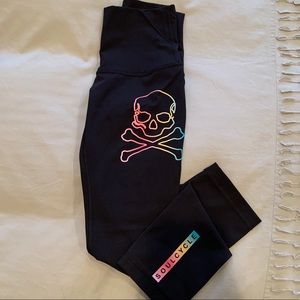 SoulCycle Rainbow Skull Wunder Under Leggings